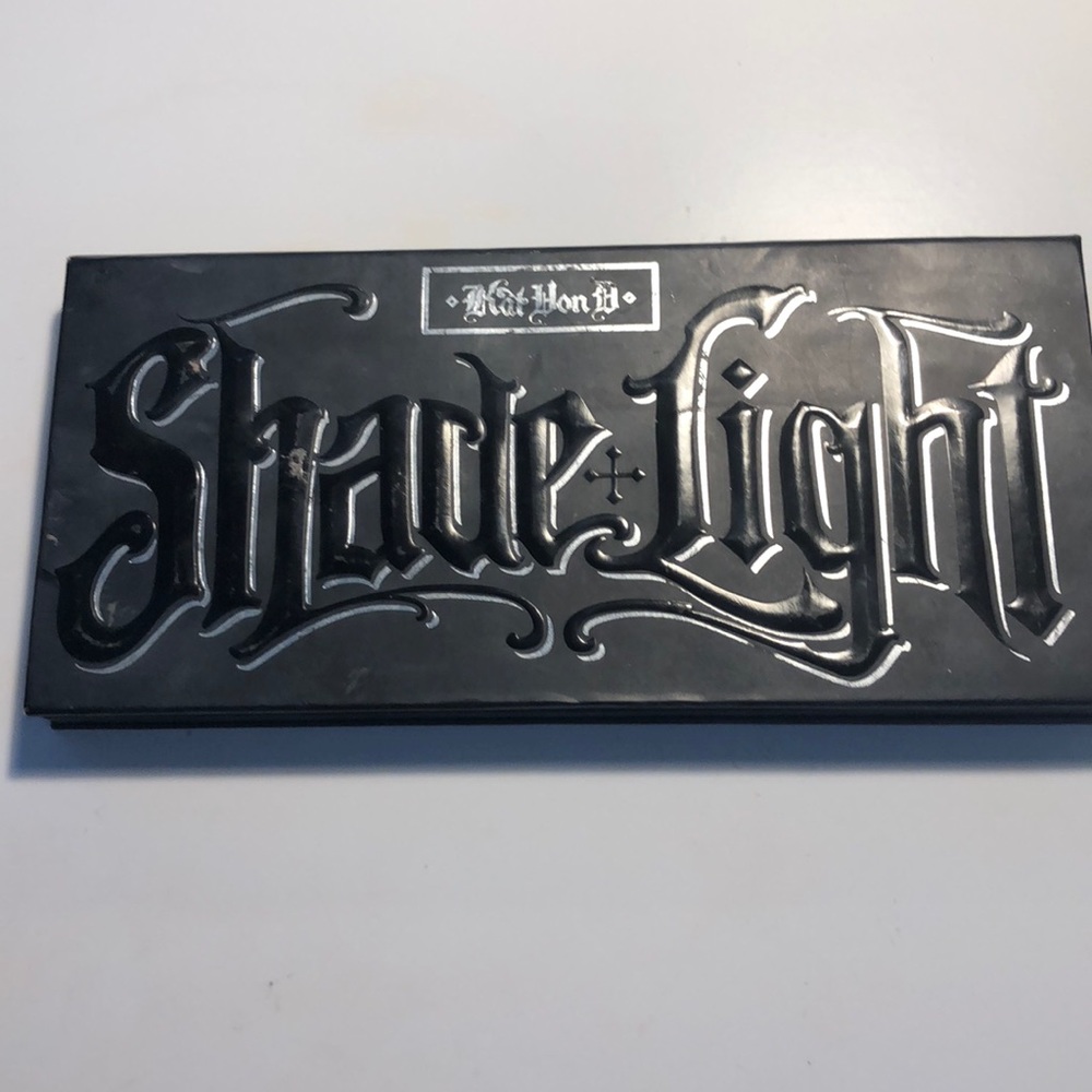 Kat von D shade and light contour palette